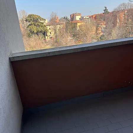 Golden Corner Apartment *